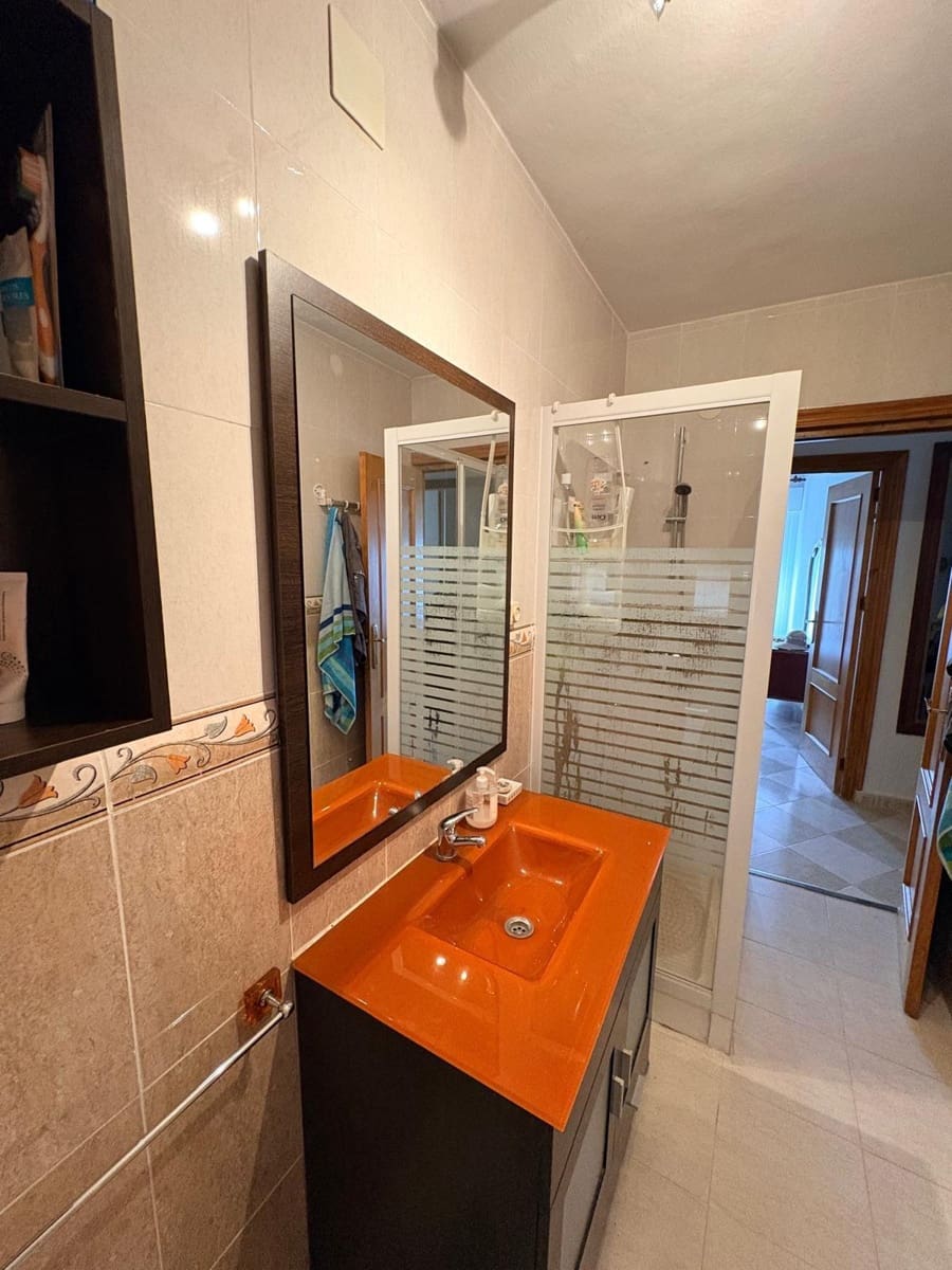 3 bedroom Flat for rent in Almunecar - € 250 (Ref: 9946220)