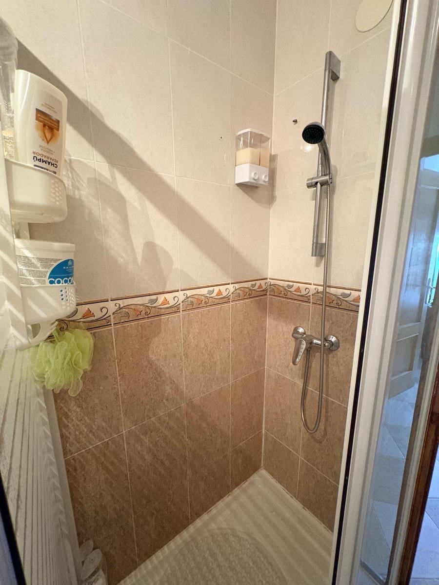 3 bedroom Flat for rent in Almunecar - € 250 (Ref: 9946220)
