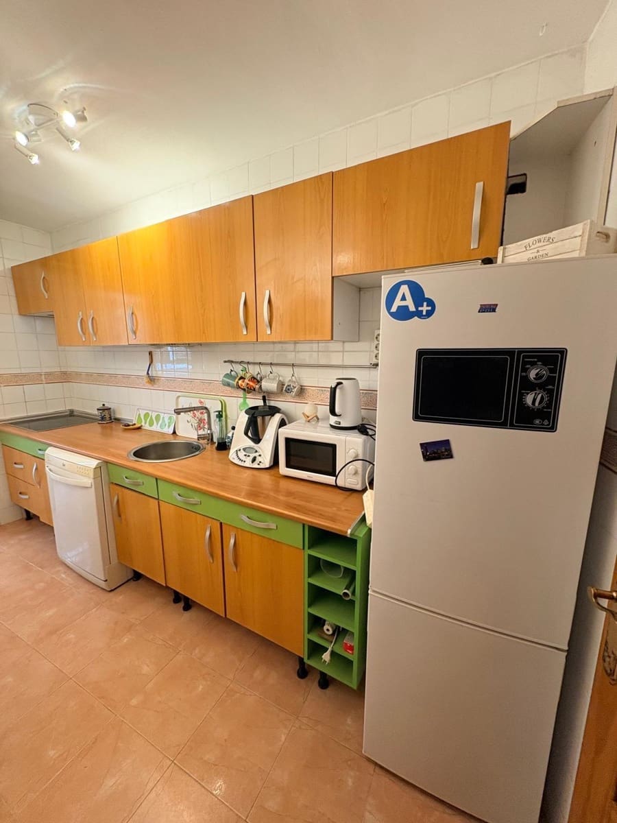 3 bedroom Flat for rent in Almunecar - € 250 (Ref: 9946220)
