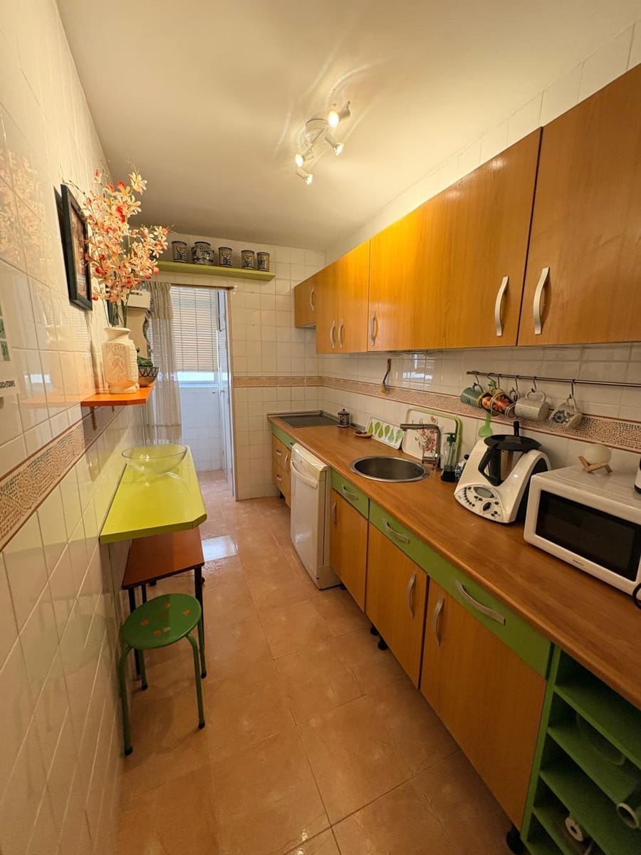 3 bedroom Flat for rent in Almunecar - € 250 (Ref: 9946220)
