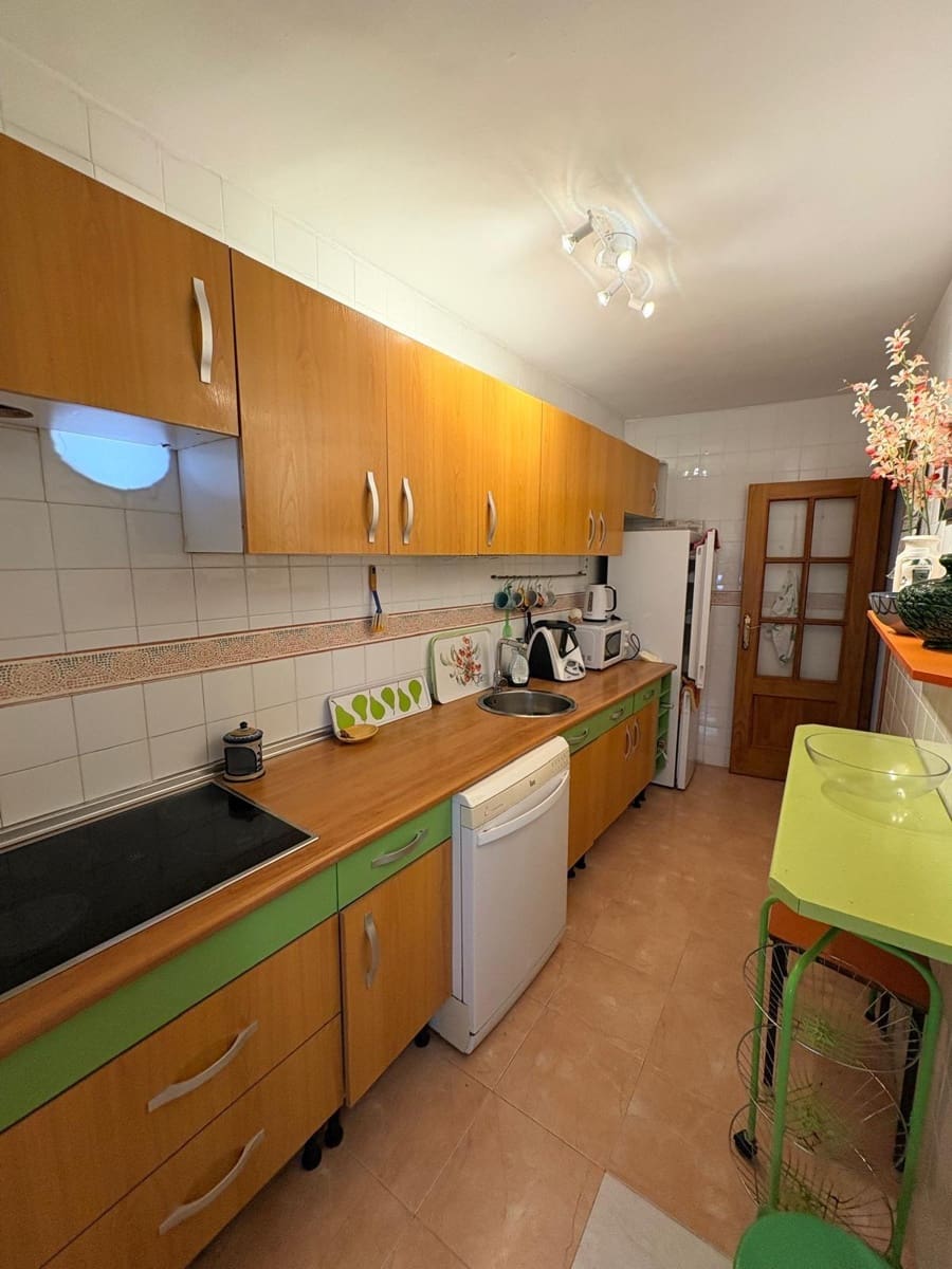 3 bedroom Flat for rent in Almunecar - € 250 (Ref: 9946220)