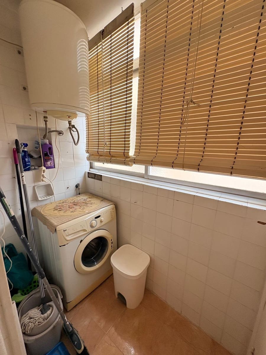 3 bedroom Flat for rent in Almunecar - € 250 (Ref: 9946220)