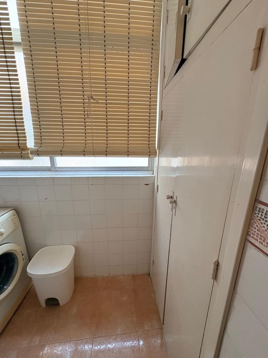 3 bedroom Flat for rent in Almunecar - € 250 (Ref: 9946220)