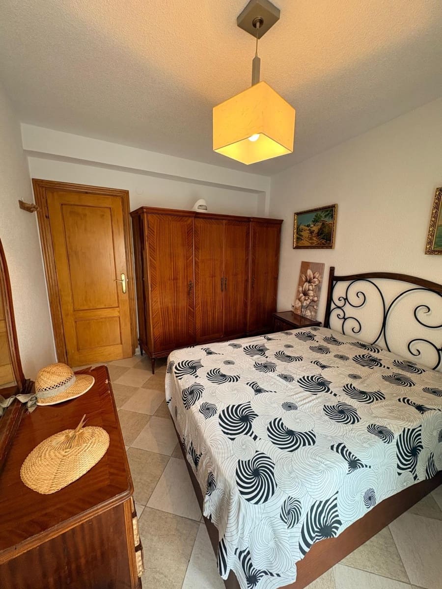 3 bedroom Flat for rent in Almunecar - € 250 (Ref: 9946220)