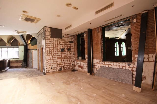 Kommersiell till salu i Motril - 320 000 € (Ref: 9946221)
