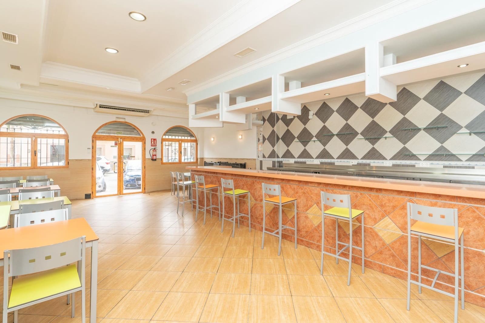 Erhverv til salg i Motril - € 100.000 (Ref: 9946231)