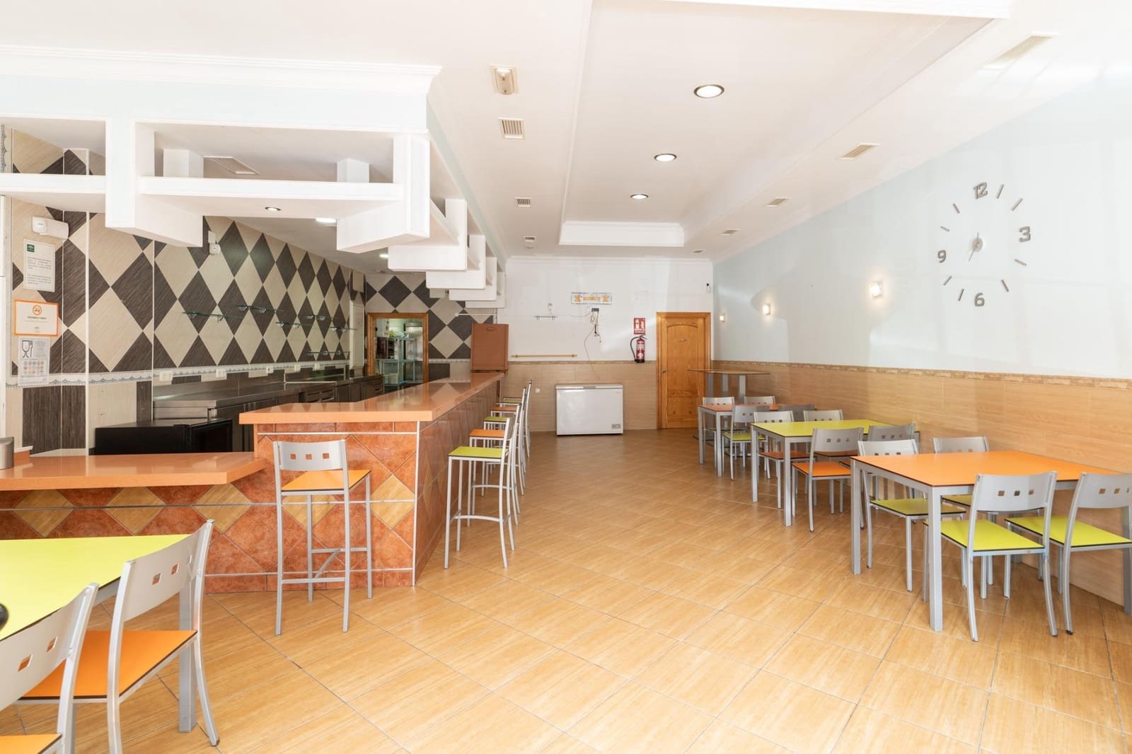 Erhverv til salg i Motril - € 100.000 (Ref: 9946231)