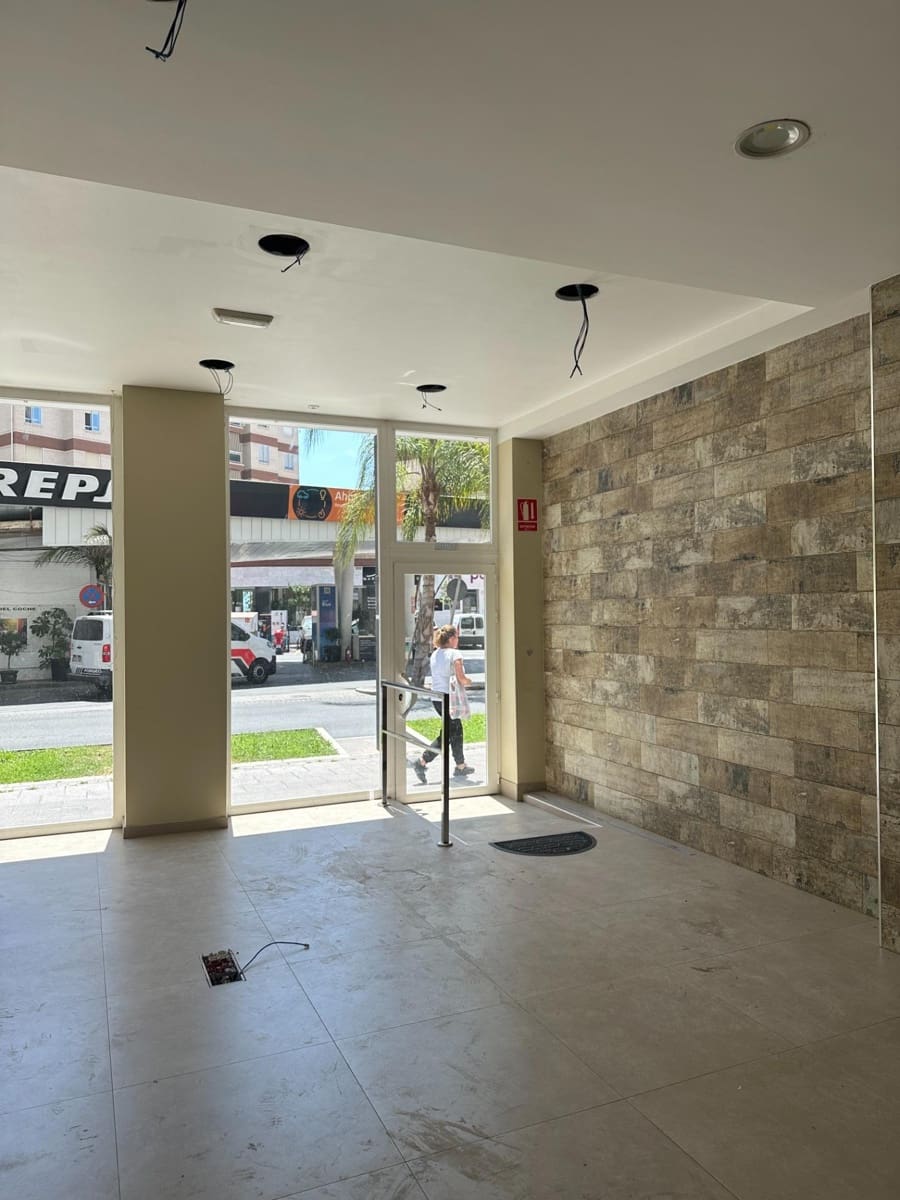 Komercyjne do wynajęcia w Motril - 1 400 € (Ref: 9946233)