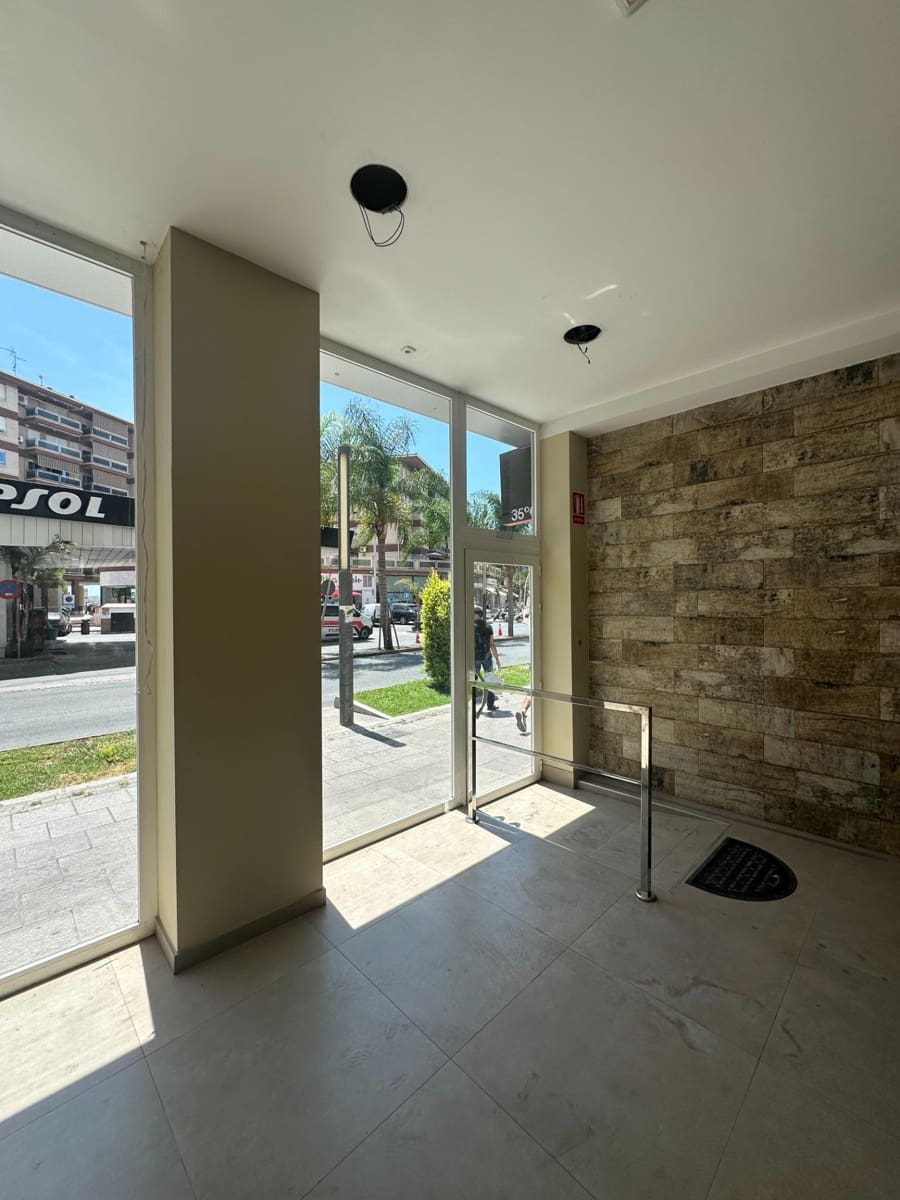 Komercyjne do wynajęcia w Motril - 1 400 € (Ref: 9946233)