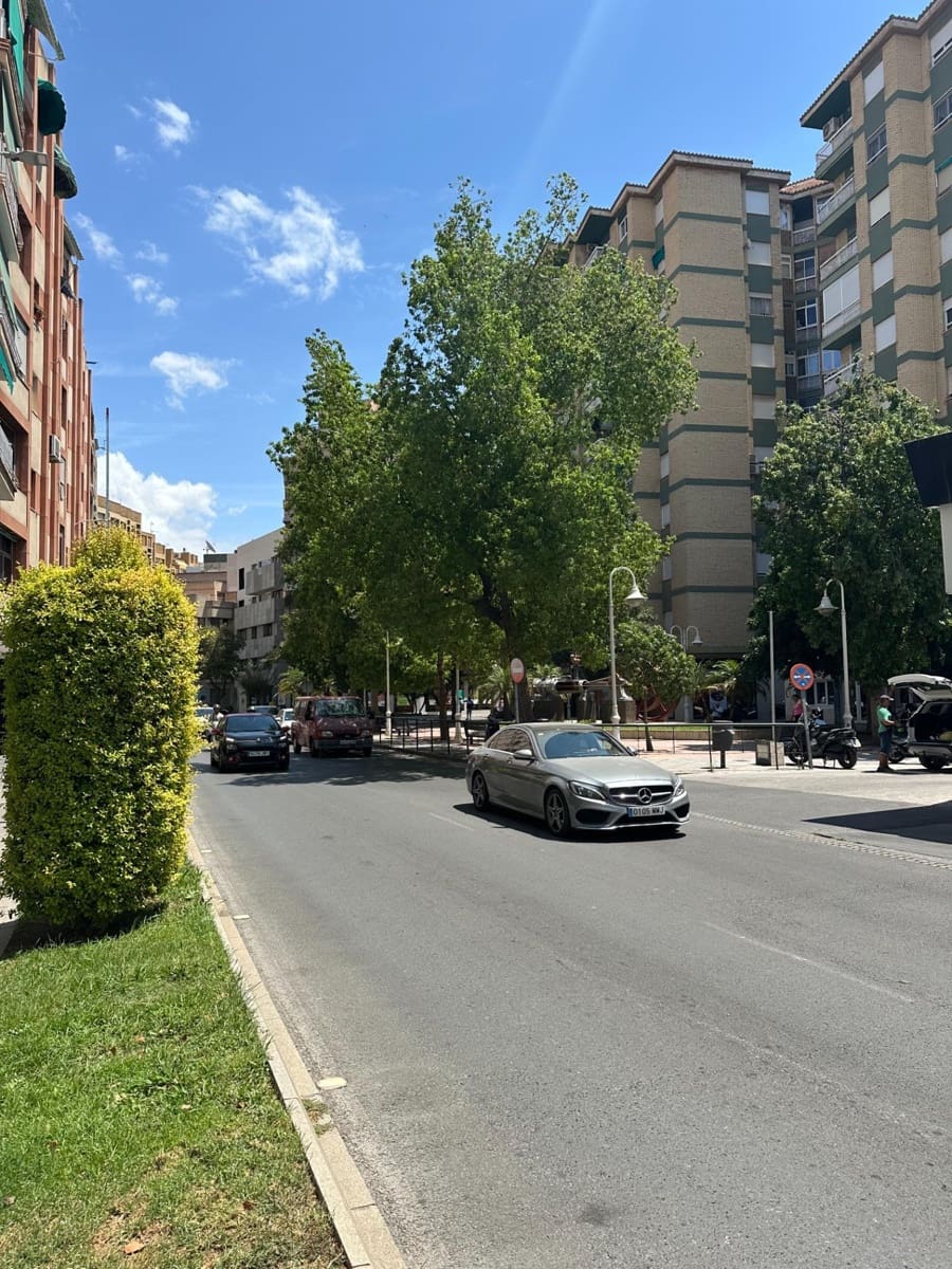 Komercyjne do wynajęcia w Motril - 1 400 € (Ref: 9946233)