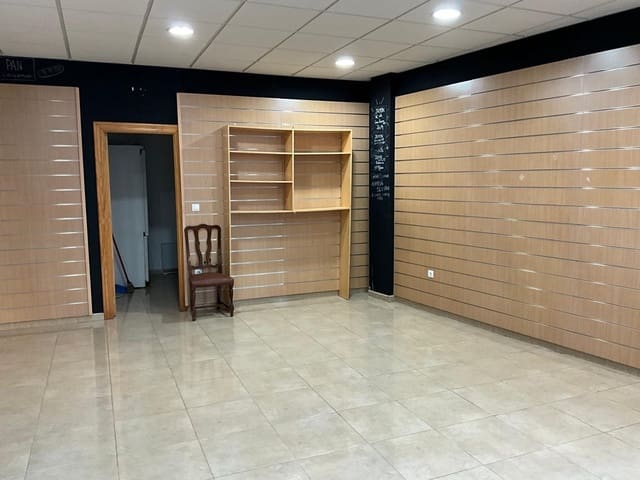 Komercyjne do wynajęcia w Motril - 500 € (Ref: 9946235)