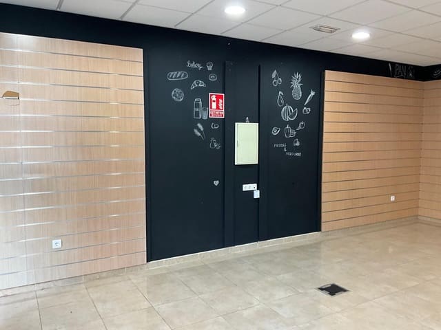 Komercyjne do wynajęcia w Motril - 500 € (Ref: 9946235)