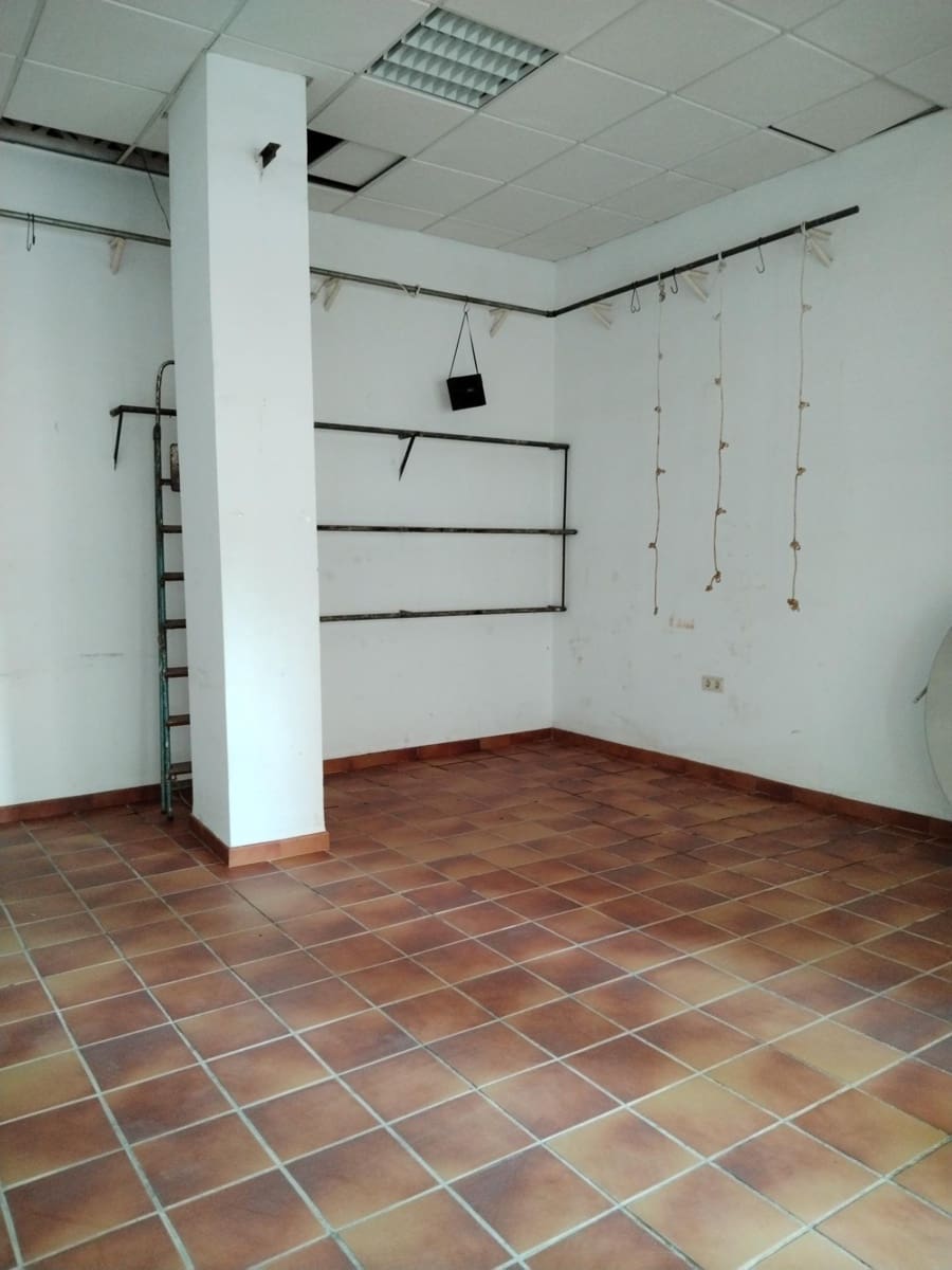 Komercyjne do wynajęcia w Motril - 750 € (Ref: 9946237)