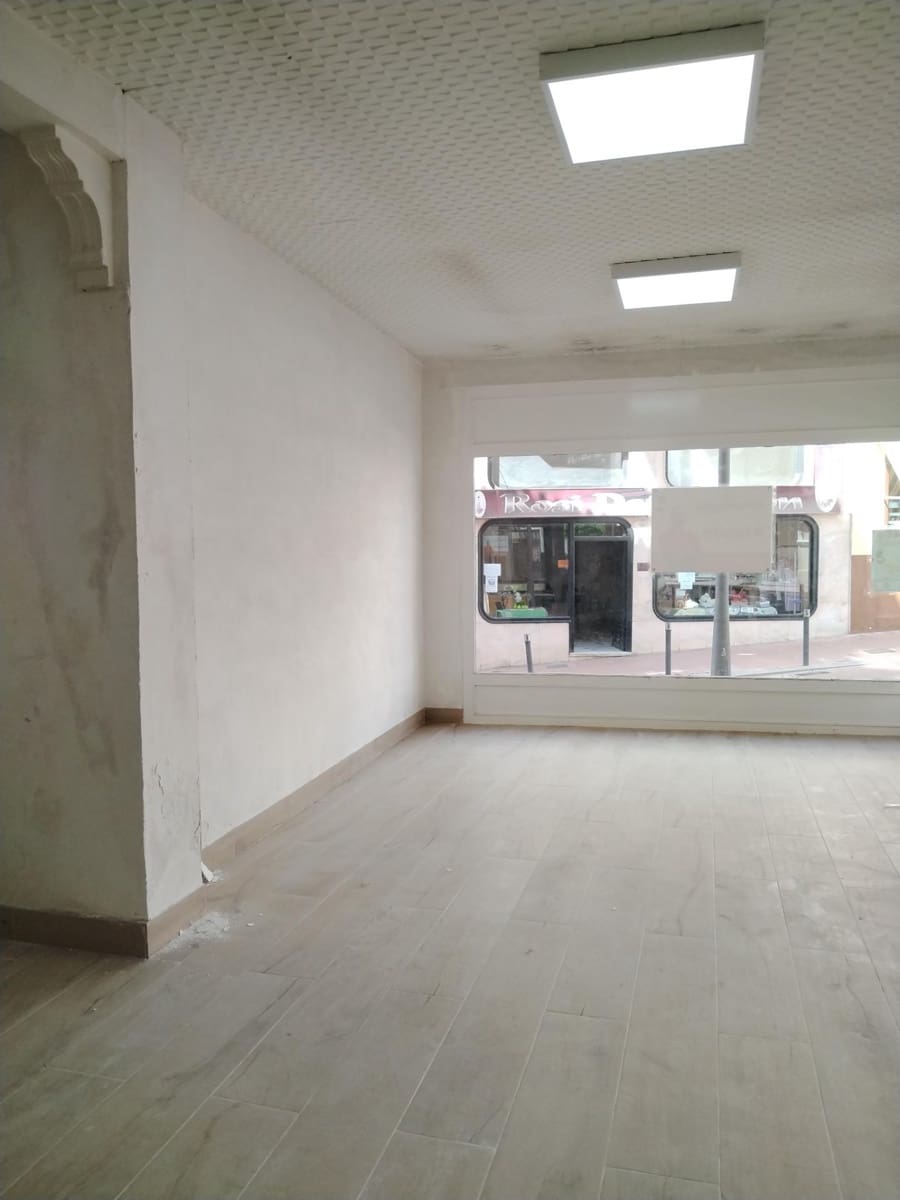 Local Commercial à louer à Motril - 650 € (Ref: 9946238)