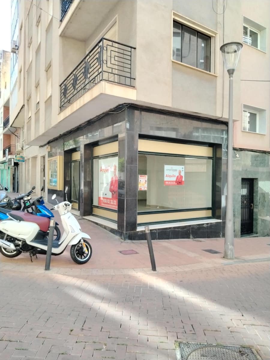 Local Commercial à louer à Motril - 650 € (Ref: 9946238)
