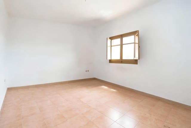 3 sovrum Hus till salu i Motril med garage - 120 000 € (Ref: 9948001)