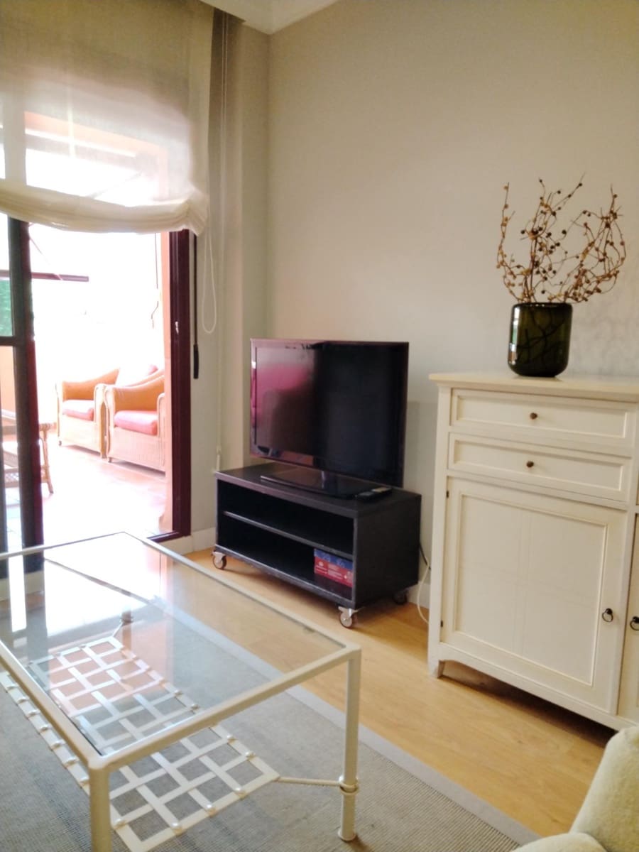 2 slaapkamer Appartement te huur in Motril met zwembad garage - € 750 (Ref: 9970718)