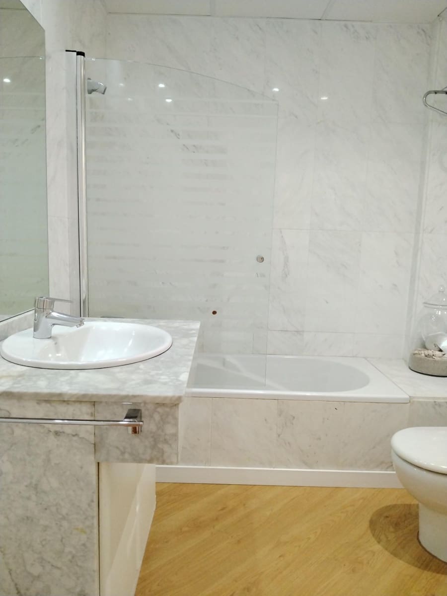 2 slaapkamer Appartement te huur in Motril met zwembad garage - € 750 (Ref: 9970718)