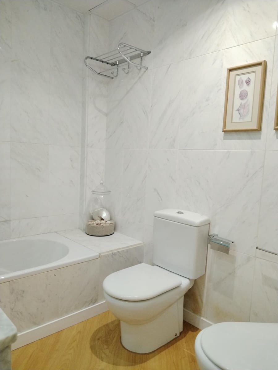 2 slaapkamer Appartement te huur in Motril met zwembad garage - € 750 (Ref: 9970718)