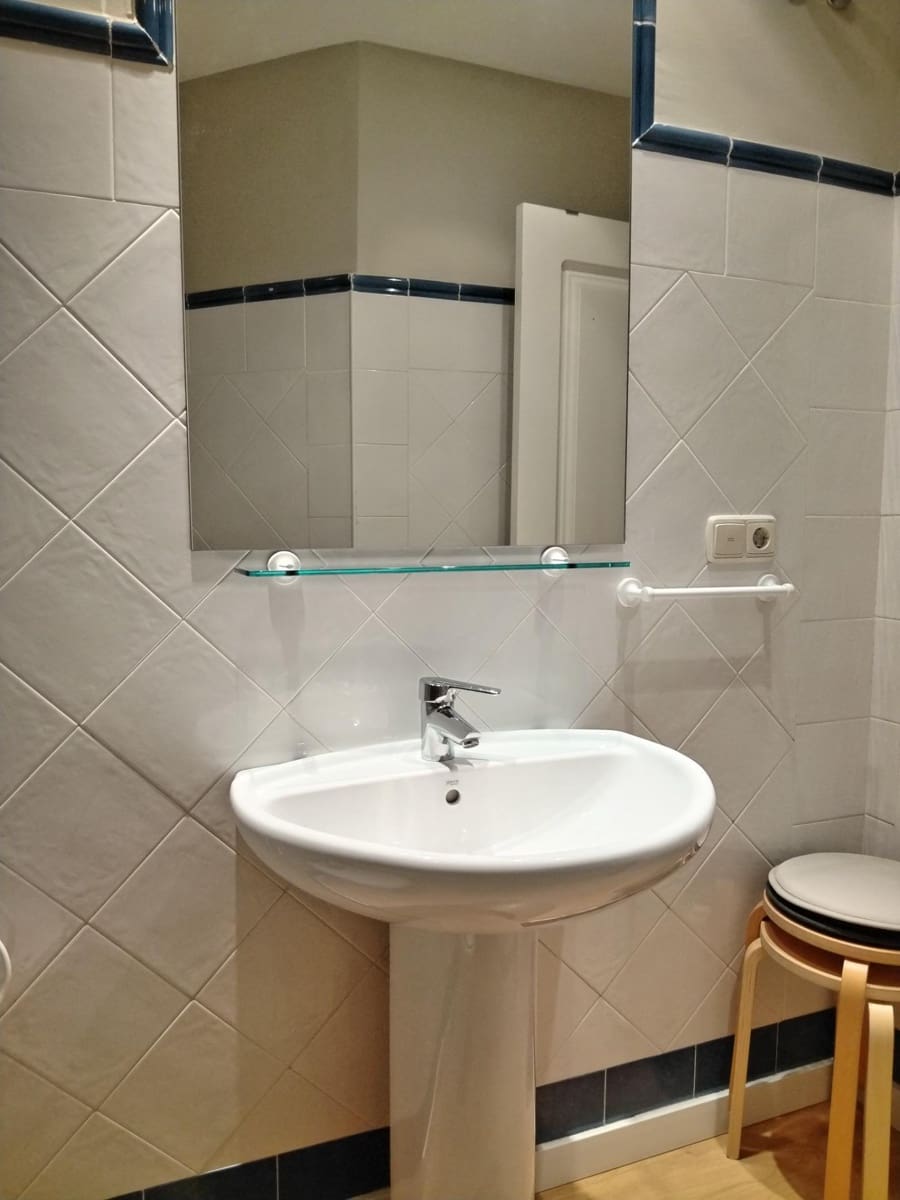 2 slaapkamer Appartement te huur in Motril met zwembad garage - € 750 (Ref: 9970718)
