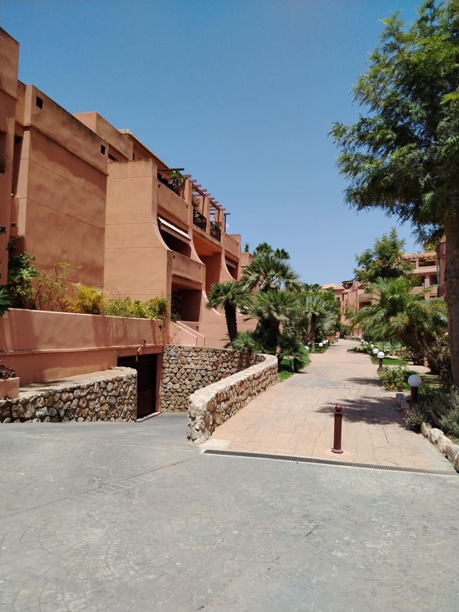 2 slaapkamer Appartement te huur in Motril met zwembad garage - € 750 (Ref: 9970718)