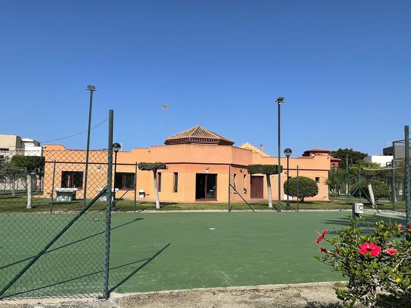2 slaapkamer Appartement te huur in Motril met zwembad garage - € 750 (Ref: 9970718)