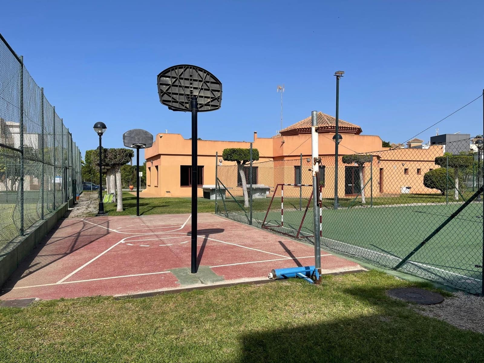 2 slaapkamer Appartement te huur in Motril met zwembad garage - € 750 (Ref: 9970718)