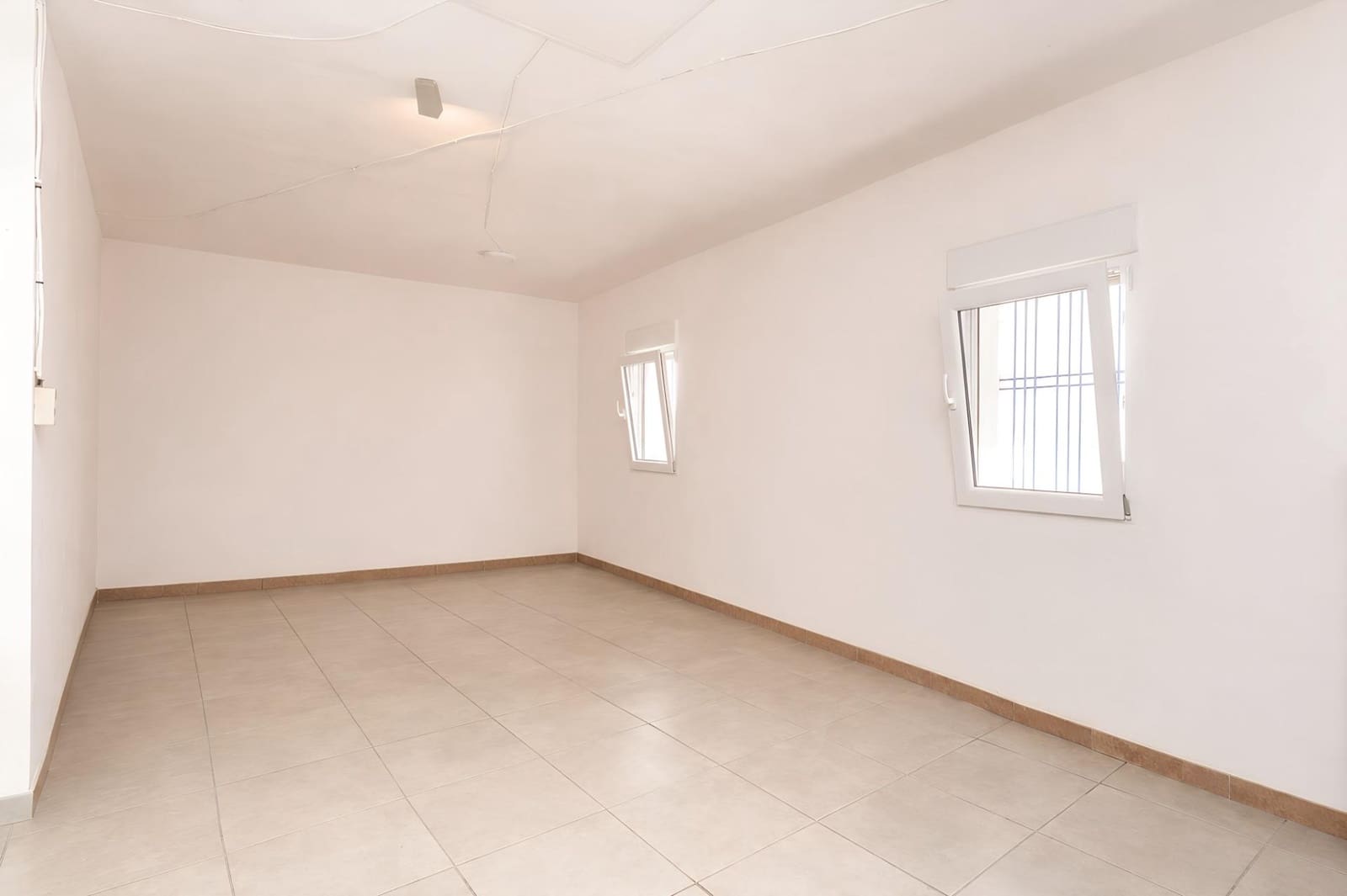 Casa de 3 habitaciones en Itrabo en venta con garaje - 119.900 € (Ref: 9977411)