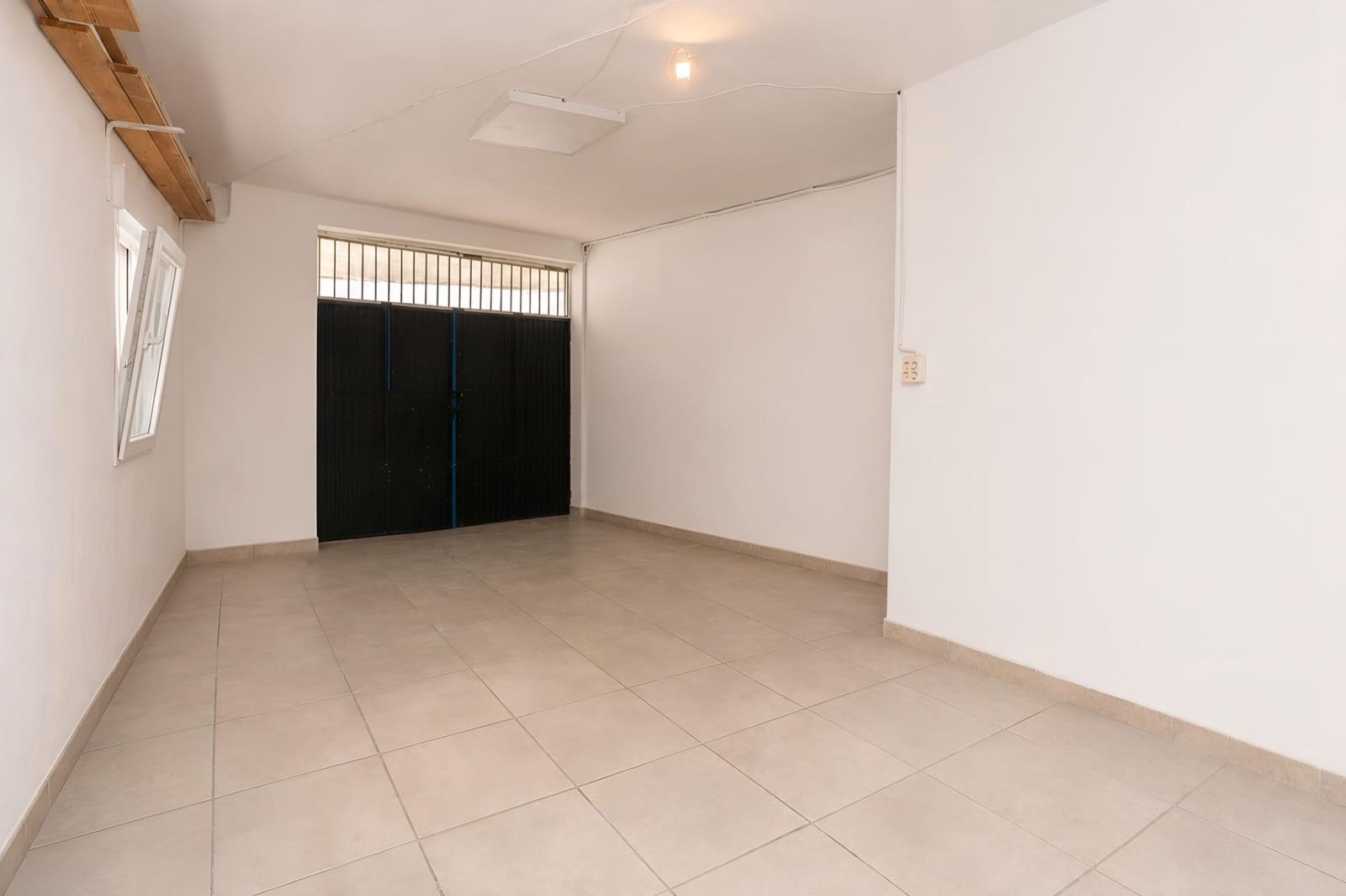 Casa de 3 habitaciones en Itrabo en venta con garaje - 119.900 € (Ref: 9977411)