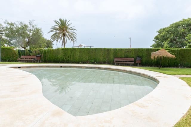 Casa de 3 habitaciones en Calahonda, Motril en venta con piscina garaje - 240.000 € (Ref: 9977412)