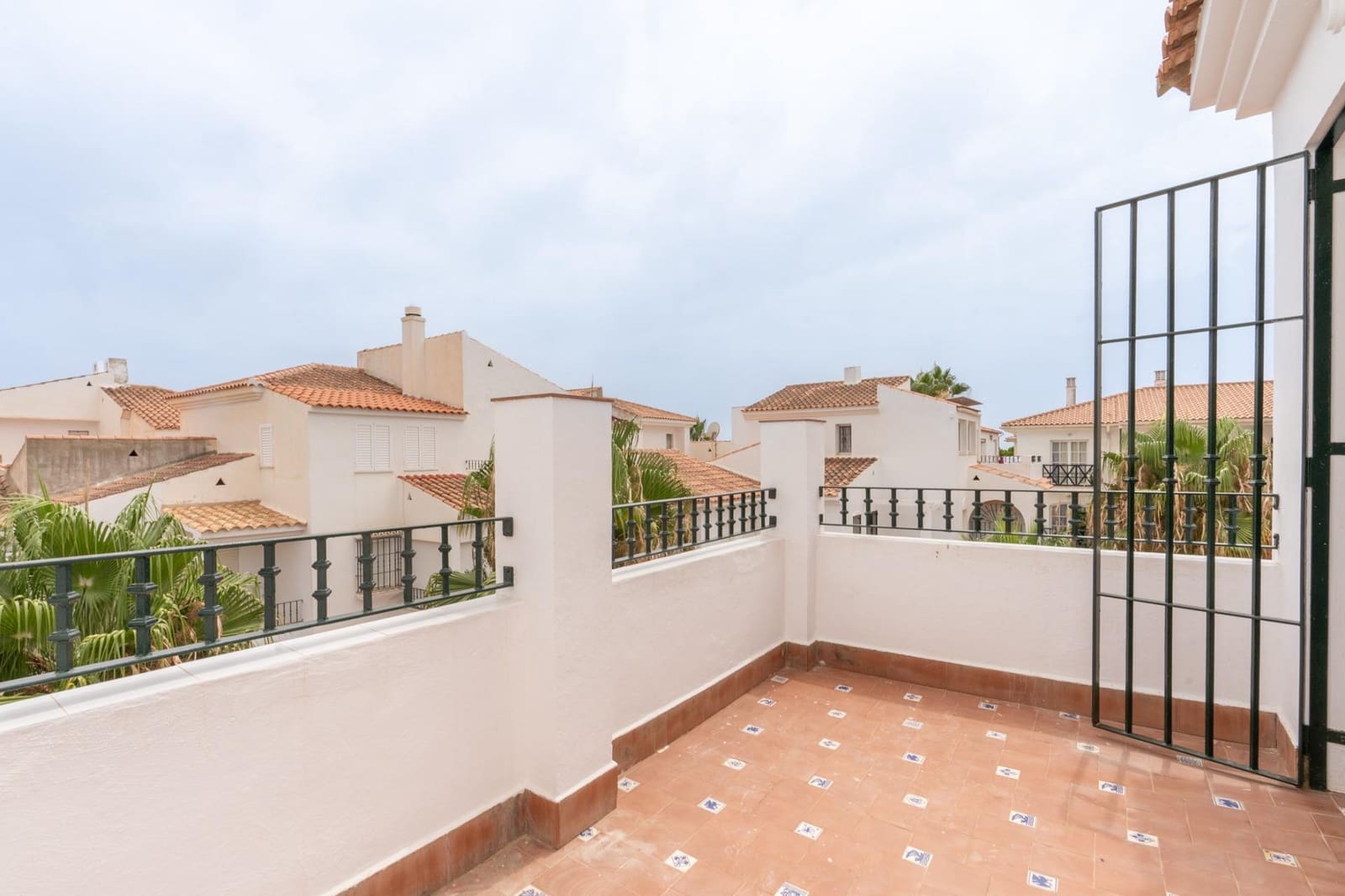 Casa de 3 habitaciones en Calahonda en venta con piscina garaje - 240.000 € (Ref: 9977412)