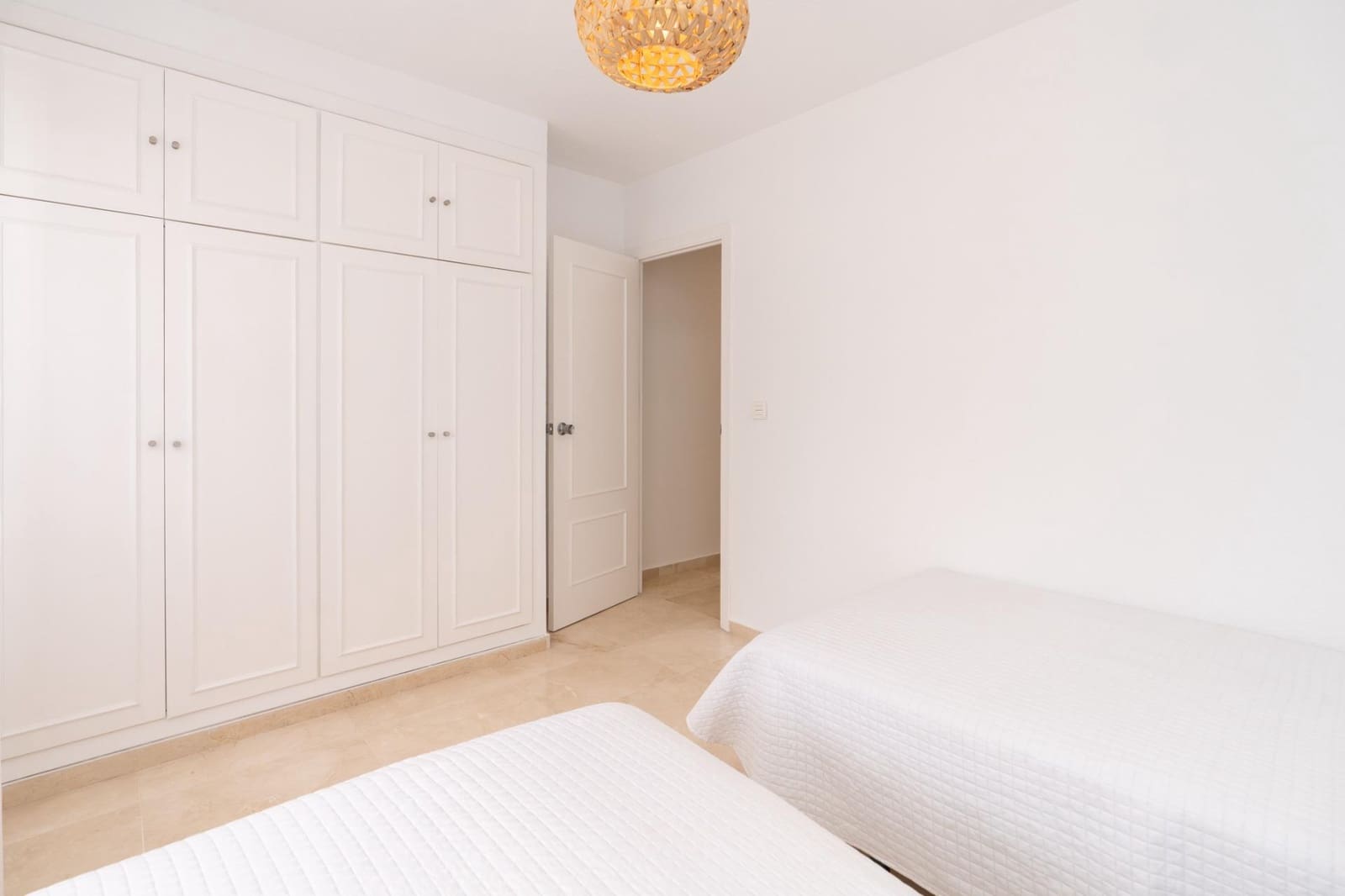 Casa de 3 habitaciones en Calahonda en venta con piscina garaje - 240.000 € (Ref: 9977412)