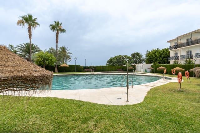 Casa de 3 habitaciones en Calahonda, Motril en venta con piscina garaje - 240.000 € (Ref: 9977412)