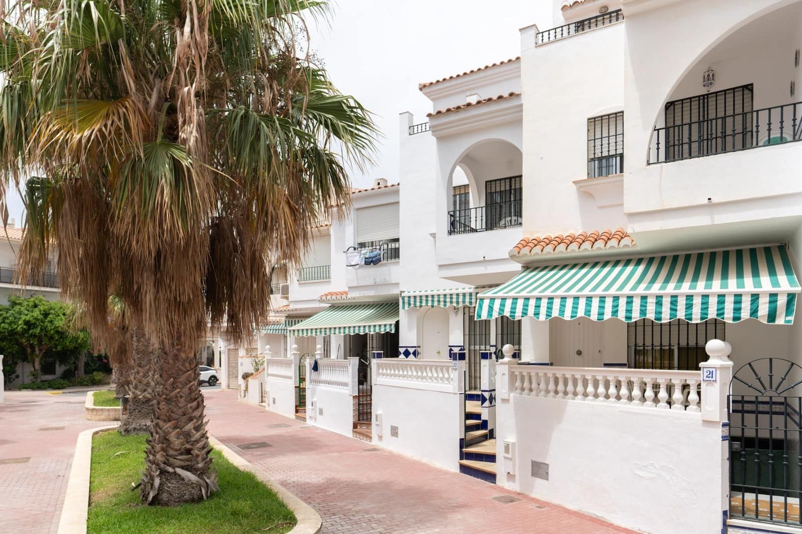 Casa de 3 habitaciones en Calahonda en venta con piscina garaje - 240.000 € (Ref: 9977412)