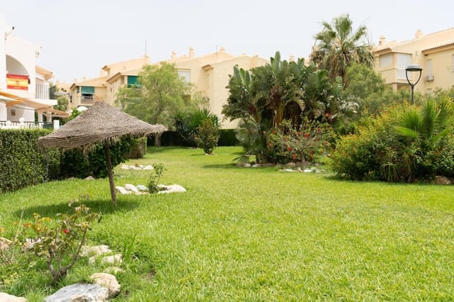Casa de 3 habitaciones en Calahonda, Motril en venta con piscina garaje - 240.000 € (Ref: 9977412)