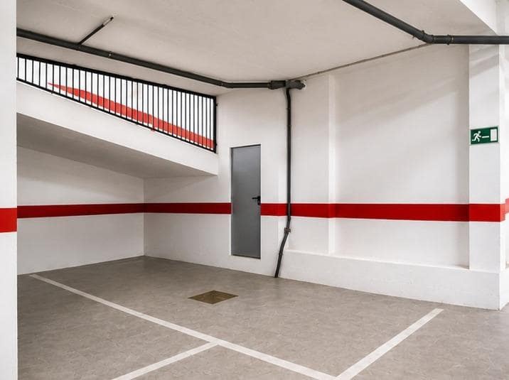 Garage till salu i Motril - 25 000 € (Ref: 9985049)
