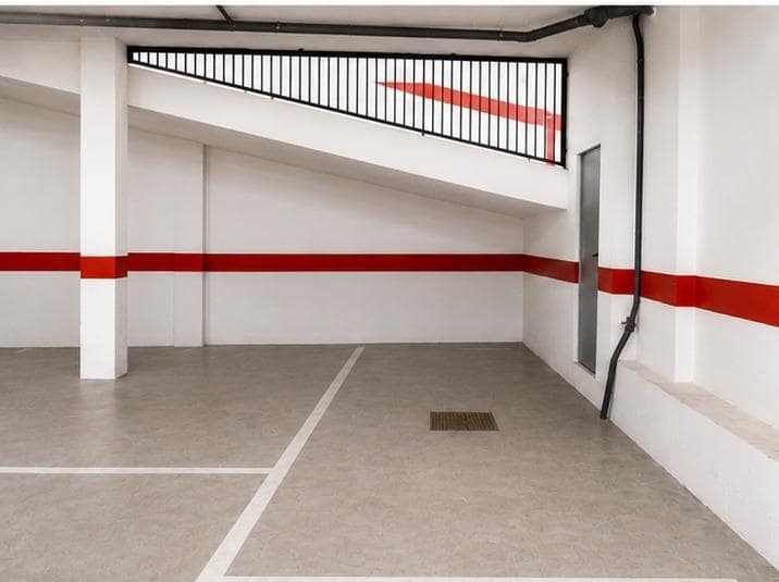 Garage till salu i Motril - 25 000 € (Ref: 9985049)