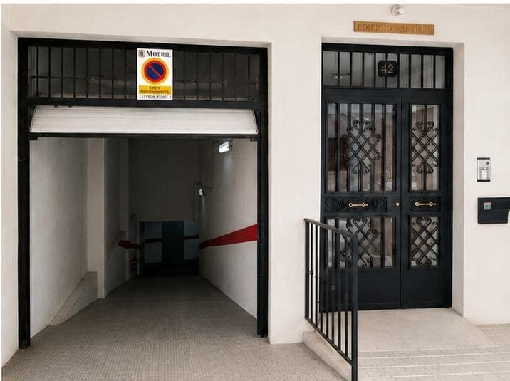 Garage till salu i Motril - 25 000 € (Ref: 9985049)