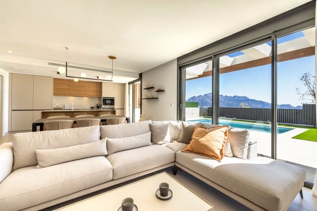 Chalet de 3 habitaciones en Polop en venta con piscina - 548.700 € (Ref: 9894776)