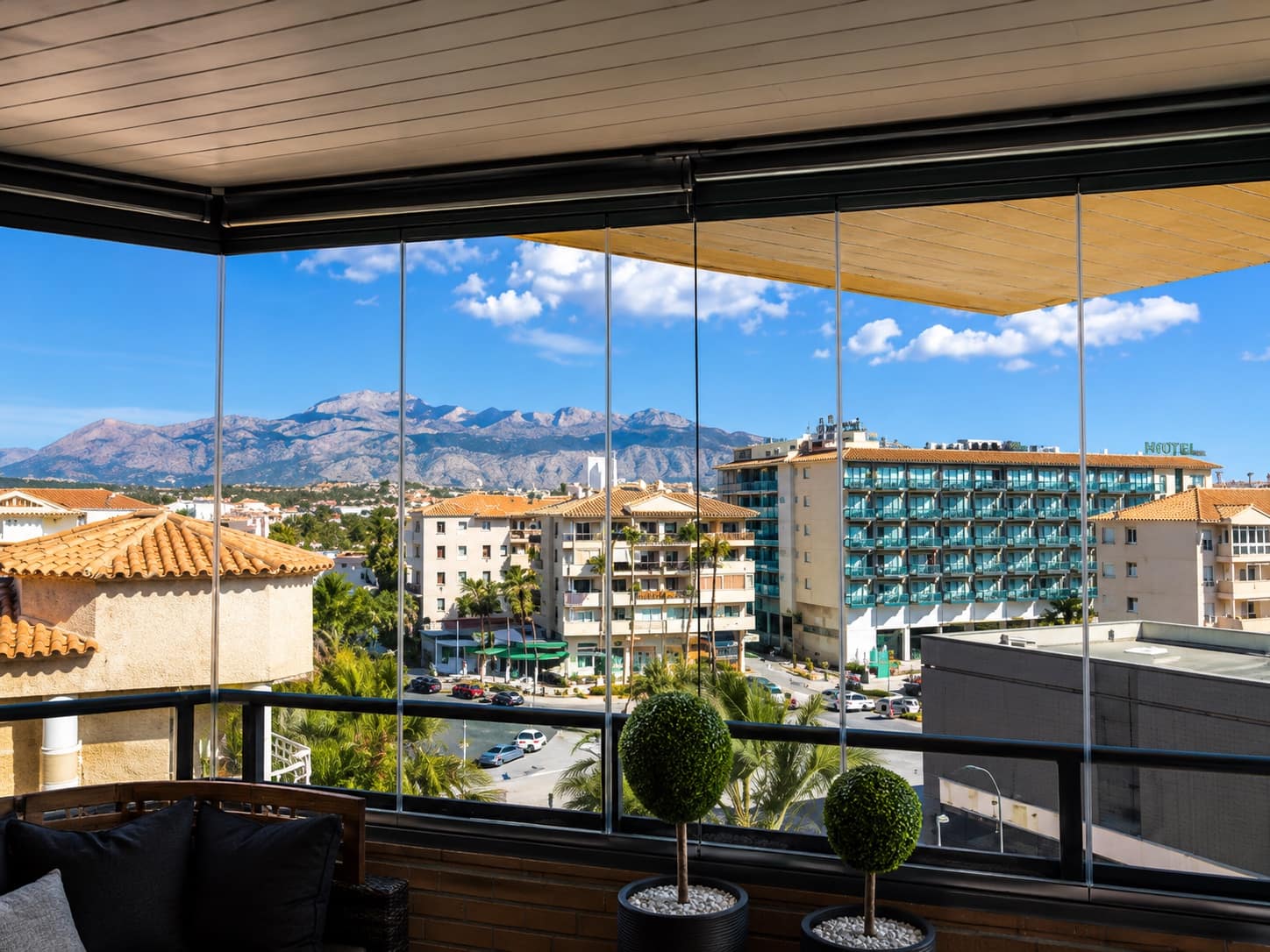 2 quarto Penthouse para venda em Albir com piscina garagem - 569 000 € (Ref: 9936852)