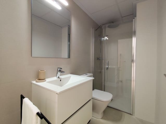 3 quarto Moradia em Banda para venda em Cox com piscina garagem - 255 000 € (Ref: 9944931)
