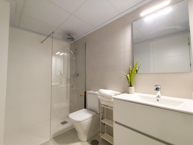 Garage til salg i Cox - € 209.000 (Ref: 9944933)