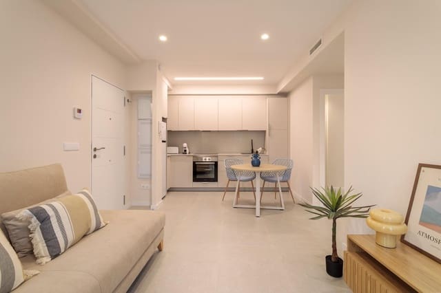 2 bedroom Flat for rent in Centro, Elche / Elx - € 900 (Ref: 10059322)