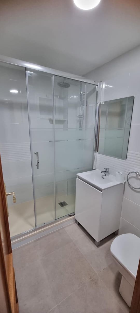 4 bedroom Flat for rent in Elche / Elx - € 1,100 (Ref: 9049025)