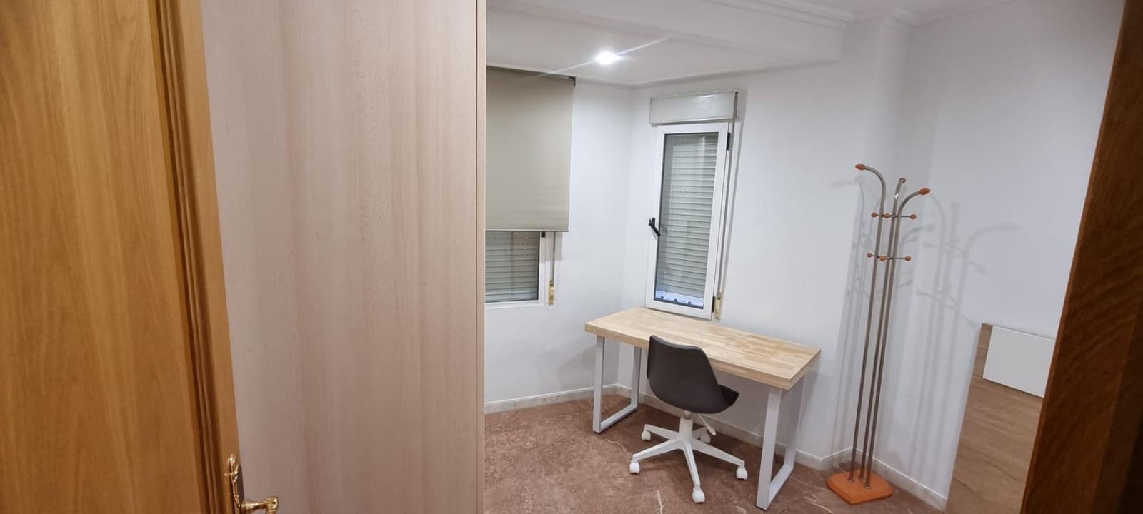 4 bedroom Flat for rent in Elche / Elx - € 1,100 (Ref: 9049025)