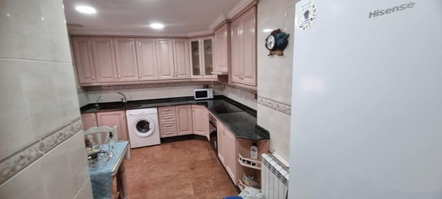 4 bedroom Flat for rent in Altabix, Elche / Elx - € 1,100 (Ref: 9049025)