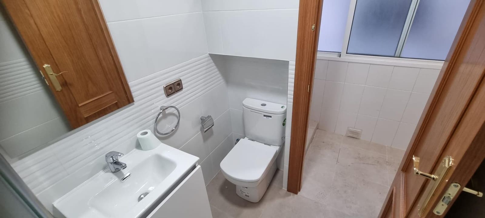 4 bedroom Flat for rent in Elche / Elx - € 1,100 (Ref: 9049025)