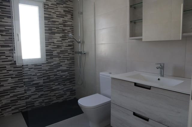 3 soverom Villa til salgs i La Romana med svømmebasseng garasje - € 345 000 (Ref: 9322049)