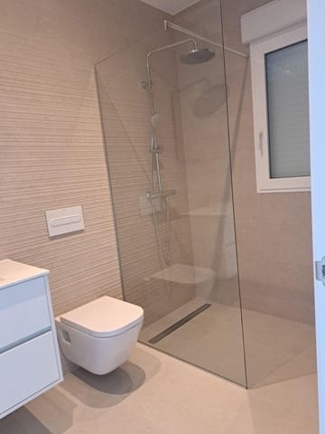 3 makuuhuone Huvila myytävänä paikassa La Romana mukana uima-altaan 
autotalli - 360 000 € (Ref: 9322050)