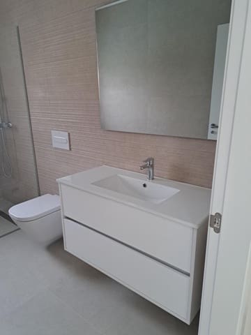 3 makuuhuone Huvila myytävänä paikassa La Romana mukana uima-altaan 
autotalli - 360 000 € (Ref: 9322050)